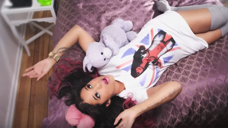 LEELEE – Ugly